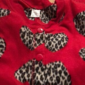 Valentine’s Leopard Heart Pajamas Onesie Longhorns size small